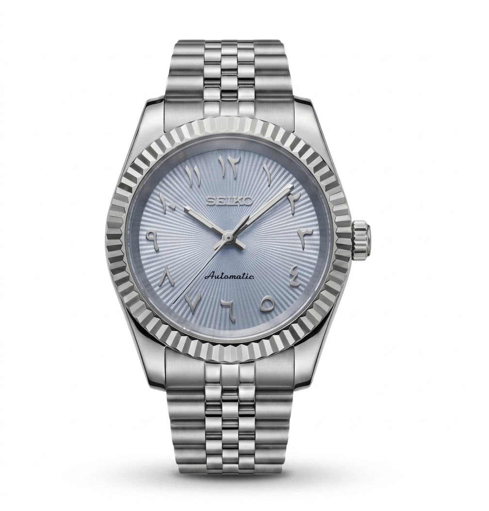 Seikojust Acier Cadran Texturé Bleu Ciel Arabic Dial