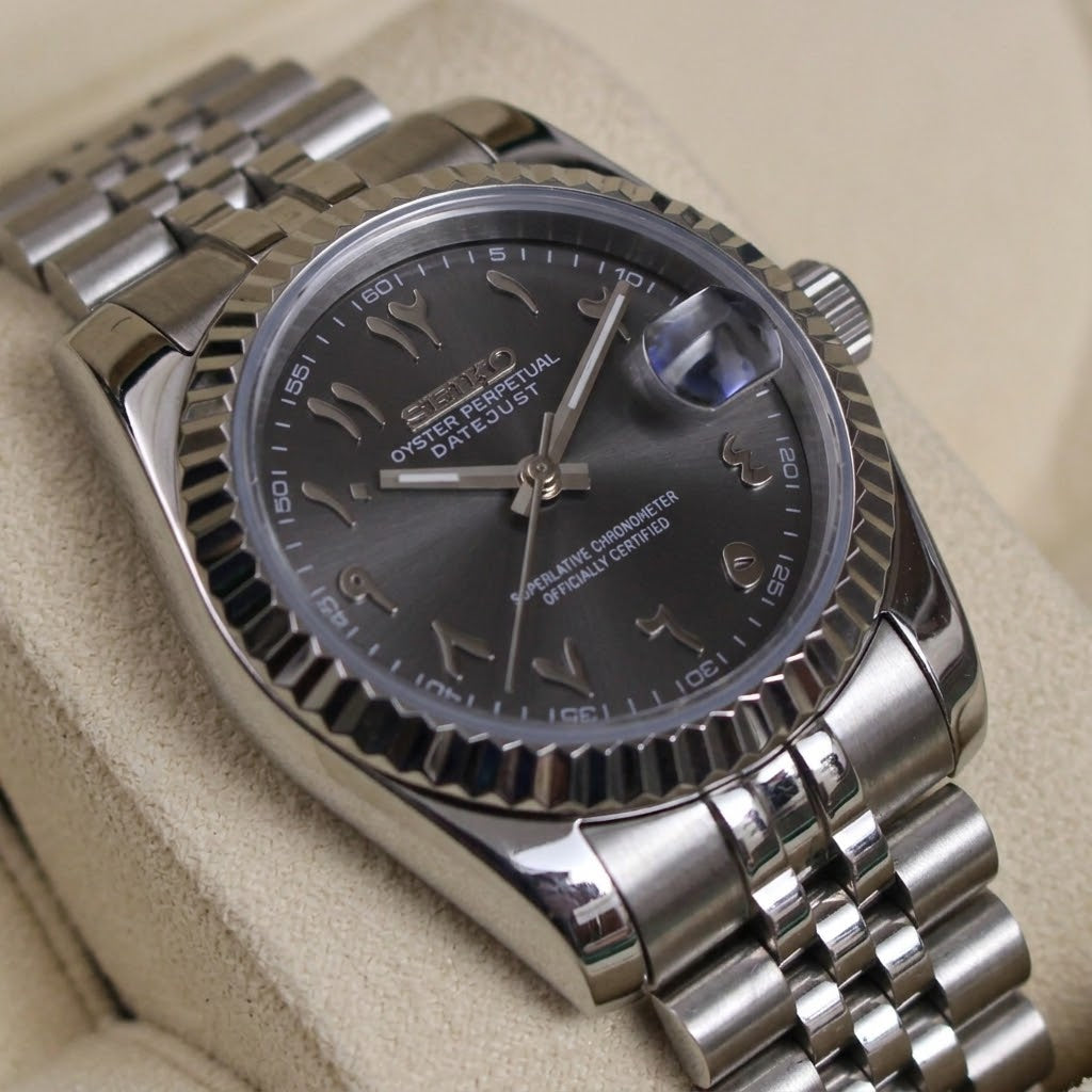 Seikojust Acier Cadran Silver Arabic Dial